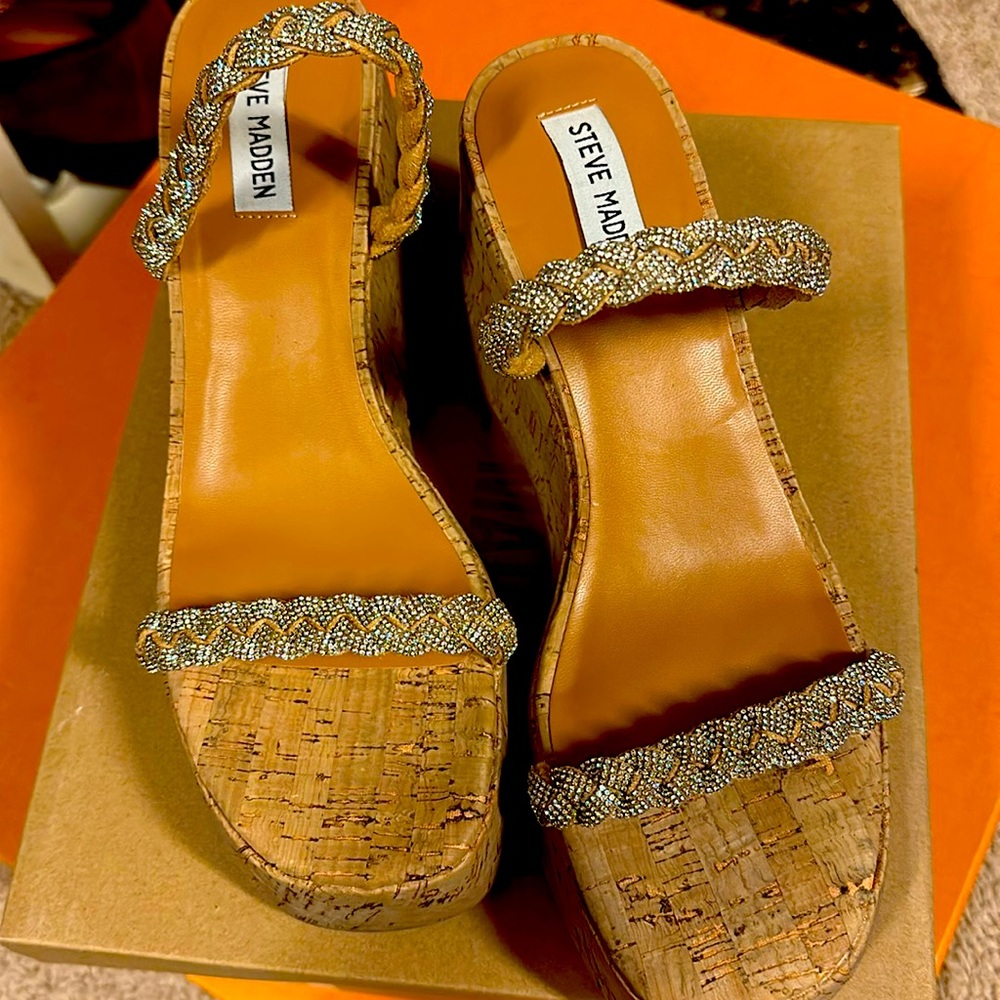 Steve Madden Danya Rhinestone wedge sandals size 9